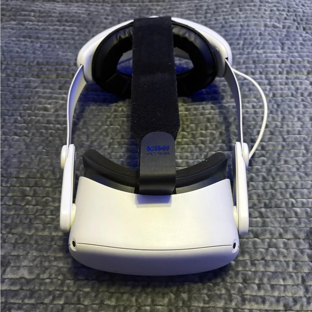 Oculus Black and White VR Controllers and Sensors
